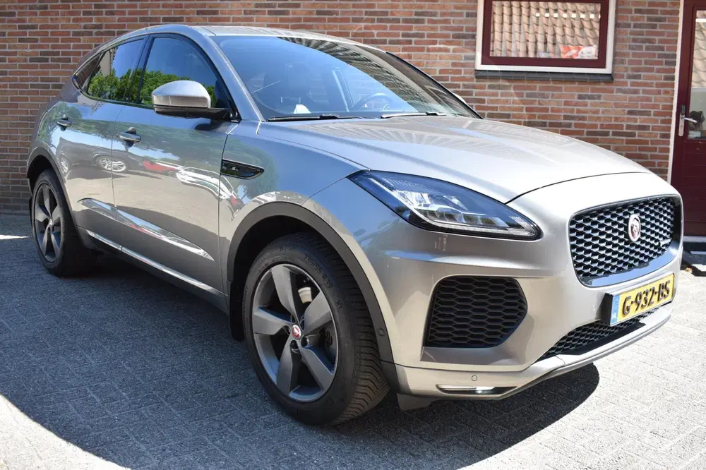 Jaguar E-Pace 2.0 D150 R-Dynamic S '19 Pano Navi Clima C uit 2019, foto 9
