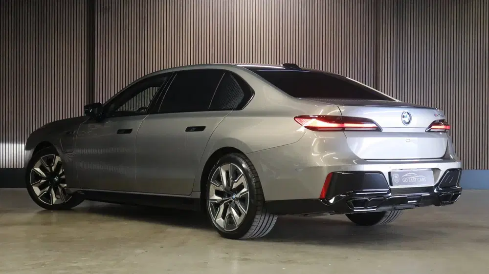 BMW 7-serie M760e xDrive uit 2023, foto 5