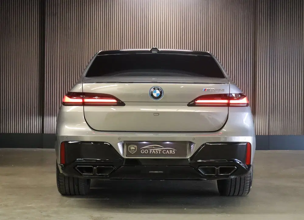BMW 7-serie M760e xDrive uit 2023, foto 6