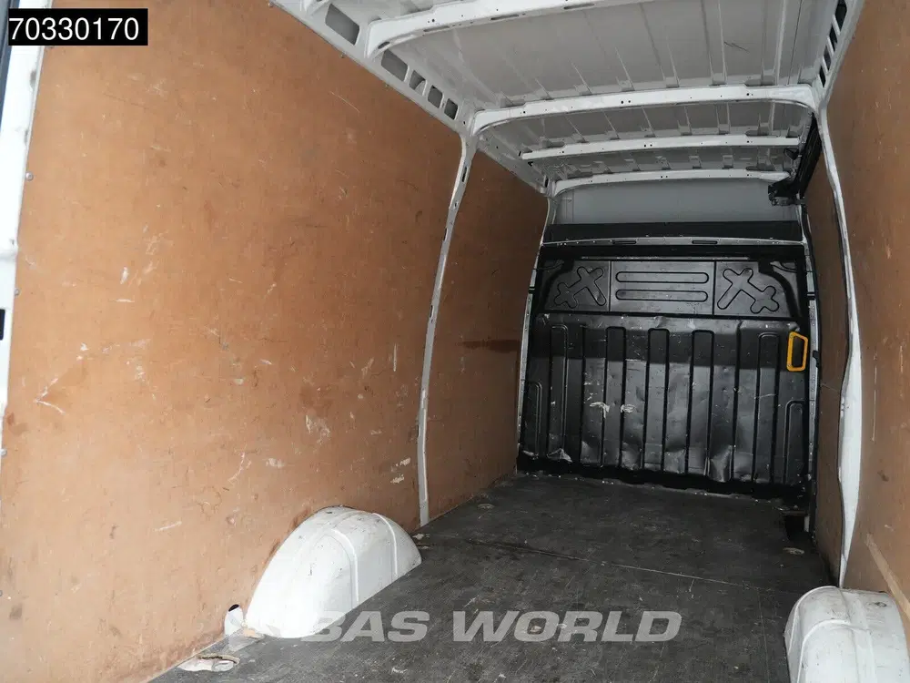 Iveco Daily Automaat L2H2 Airco Cruise Camera 3 uit 2023, foto 10