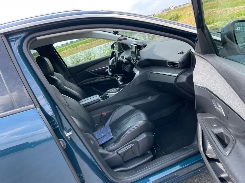 Peugeot 3008 1.2 PureTech Blue Lease Allure uit 2021, foto 13