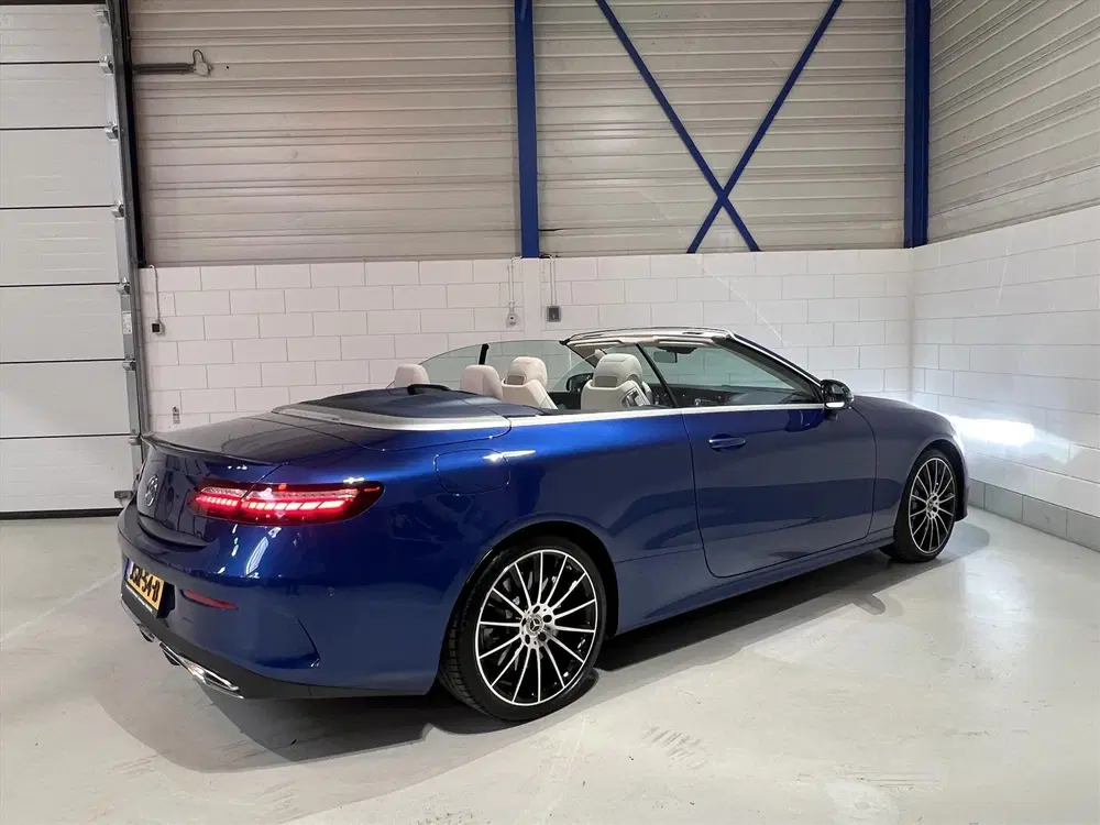 Mercedes-Benz E-Klasse MERCEDES E-Klasse Cabrio E450 367pk 4MATIC uit 2021, foto 2