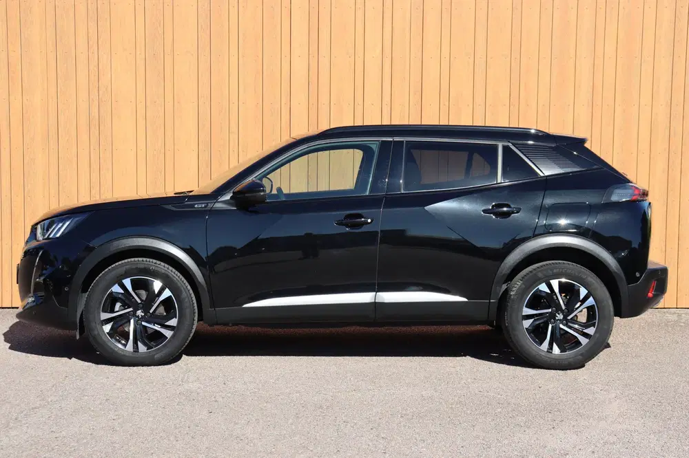 Peugeot 2008 1.2 PT 96kw GT orgNL 3D-dashboard Focal ca uit 2021, foto 3