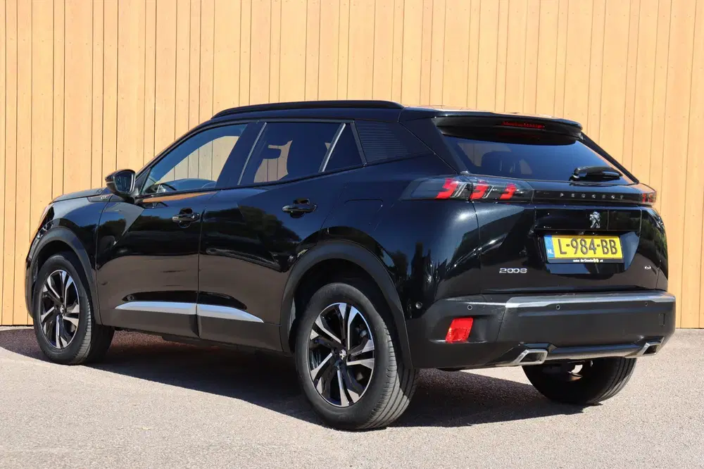 Peugeot 2008 1.2 PT 96kw GT orgNL 3D-dashboard Focal ca uit 2021, foto 4