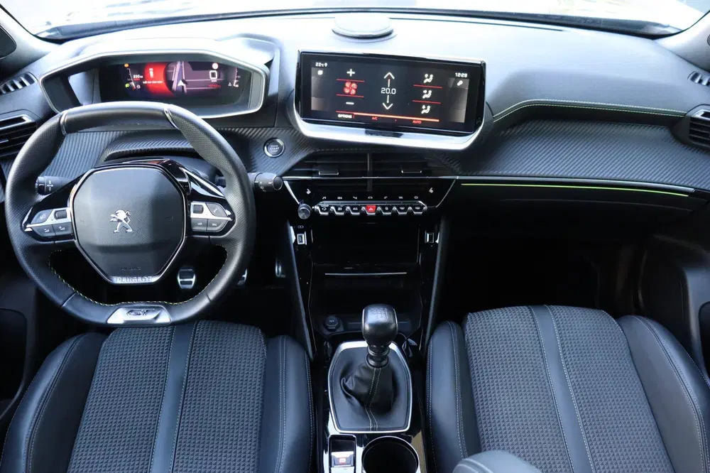 Peugeot 2008 1.2 PT 96kw GT orgNL 3D-dashboard Focal ca uit 2021, foto 9