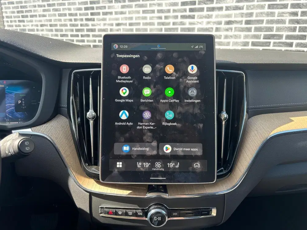 Volvo XC60 2.0 T6 Plug-in Hybrid AWD Ultra Dark uit 2026, foto 12