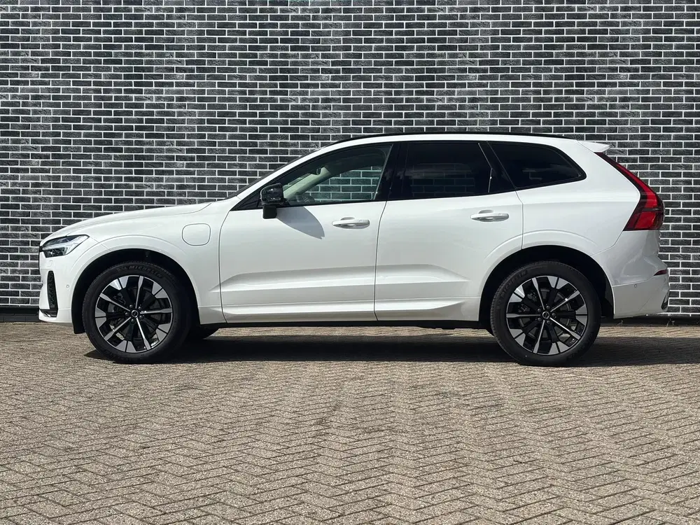 Volvo XC60 2.0 T6 Plug-in Hybrid AWD Ultra Dark uit 2026, foto 4