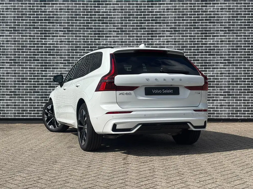 Volvo XC60 2.0 T6 Plug-in Hybrid AWD Ultra Dark uit 2026, foto 5