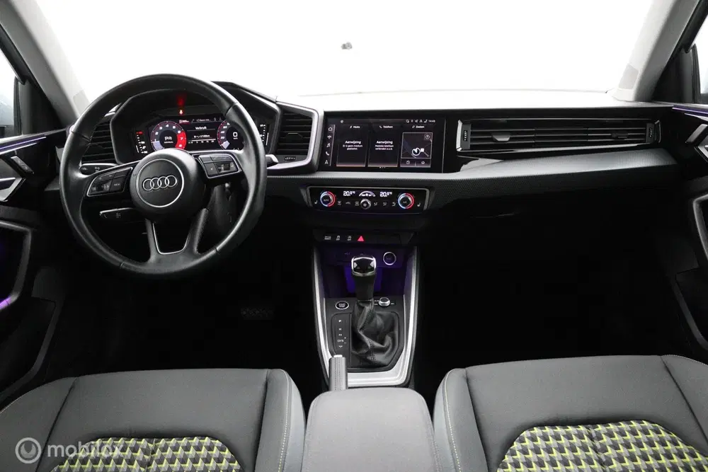 Audi A1 40 TFSI S line uit 2022, foto 2