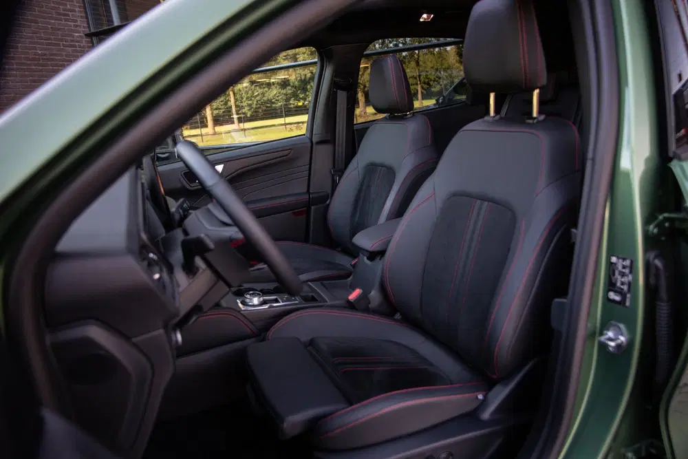 Ford Kuga 2.5 PHEV ST-Line X uit 2026, foto 3