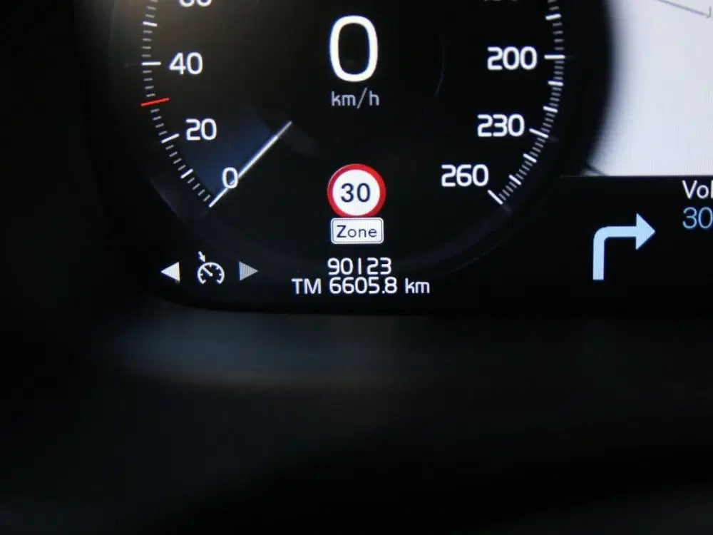 Volvo S60 2.0 T4 R-Design Polestar engineered (bj 20 uit 2019, foto 7