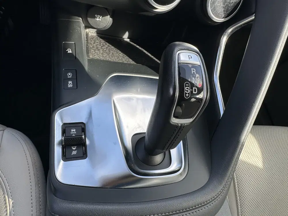 Jaguar E-Pace 2.0 P200 AWD R-Dynamic S CLIMA uit 2019, foto 10