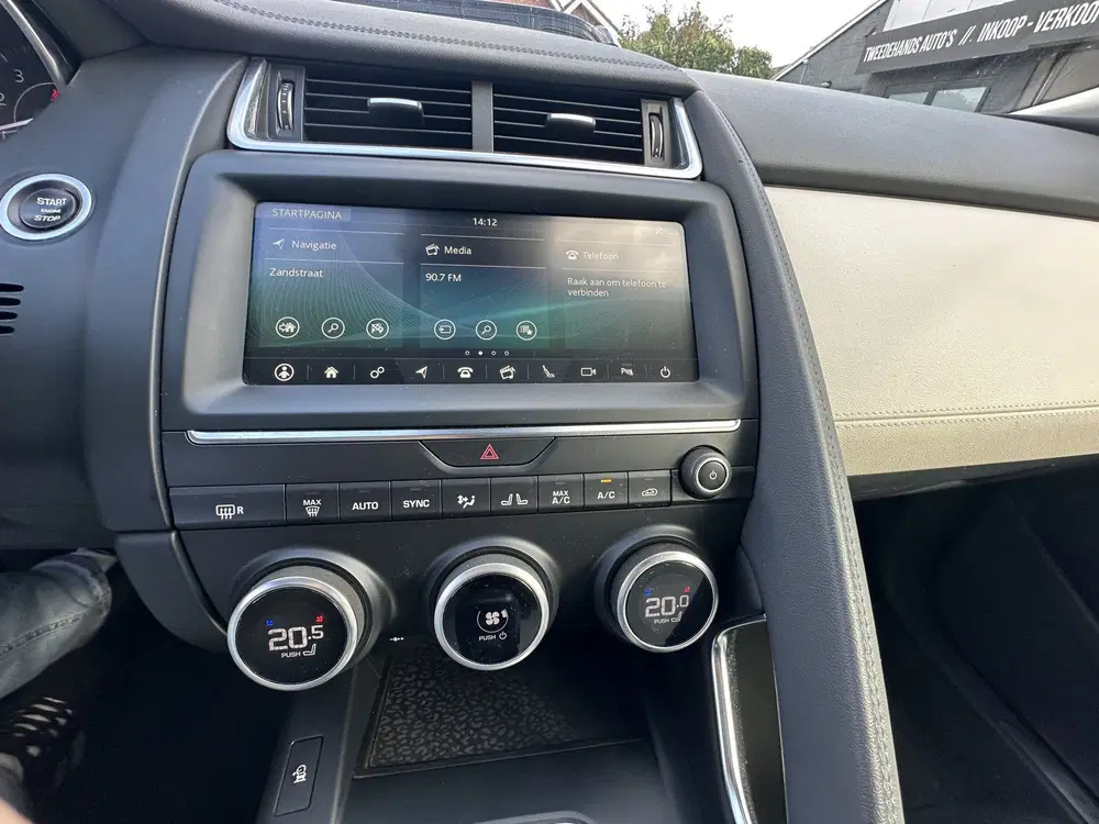 Jaguar E-Pace 2.0 P200 AWD R-Dynamic S CLIMA uit 2019, foto 6