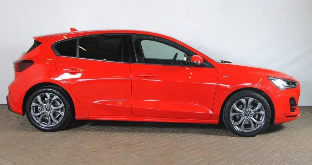 Ford Focus 1.0 EBH ST Line X uit 2022, foto 2