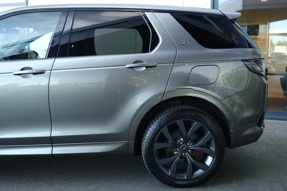 Land Rover Discovery Sport P300e 1.5 R-Dynamic HSE uit 2023, foto 5