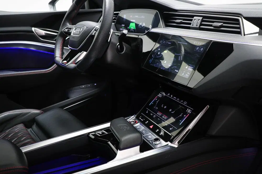 Audi Q8 SQ8 Sportback e-tron S quattro SQ8 115 kWh uit 2024, foto 3