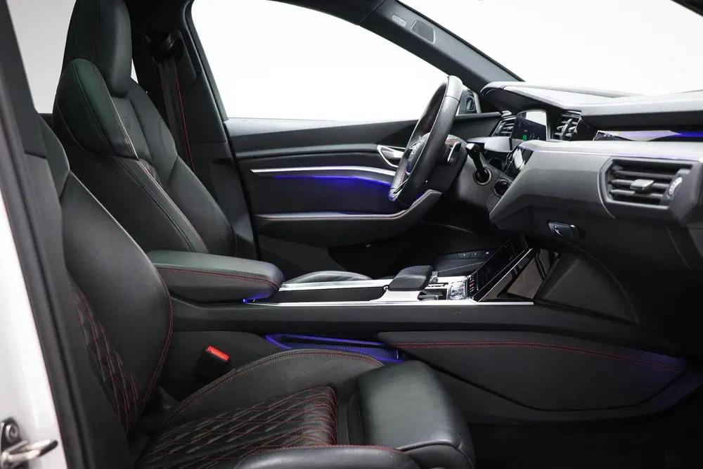 Audi Q8 SQ8 Sportback e-tron S quattro SQ8 115 kWh uit 2024, foto 4