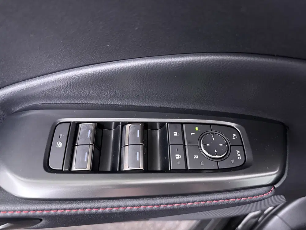 Lexus LBX Elegant 2WD uit 2026, foto 4