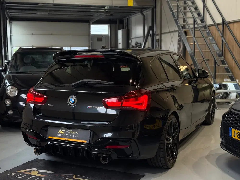 BMW 1-serie M140i xDrive High Executive Harman uit 2019, foto 10