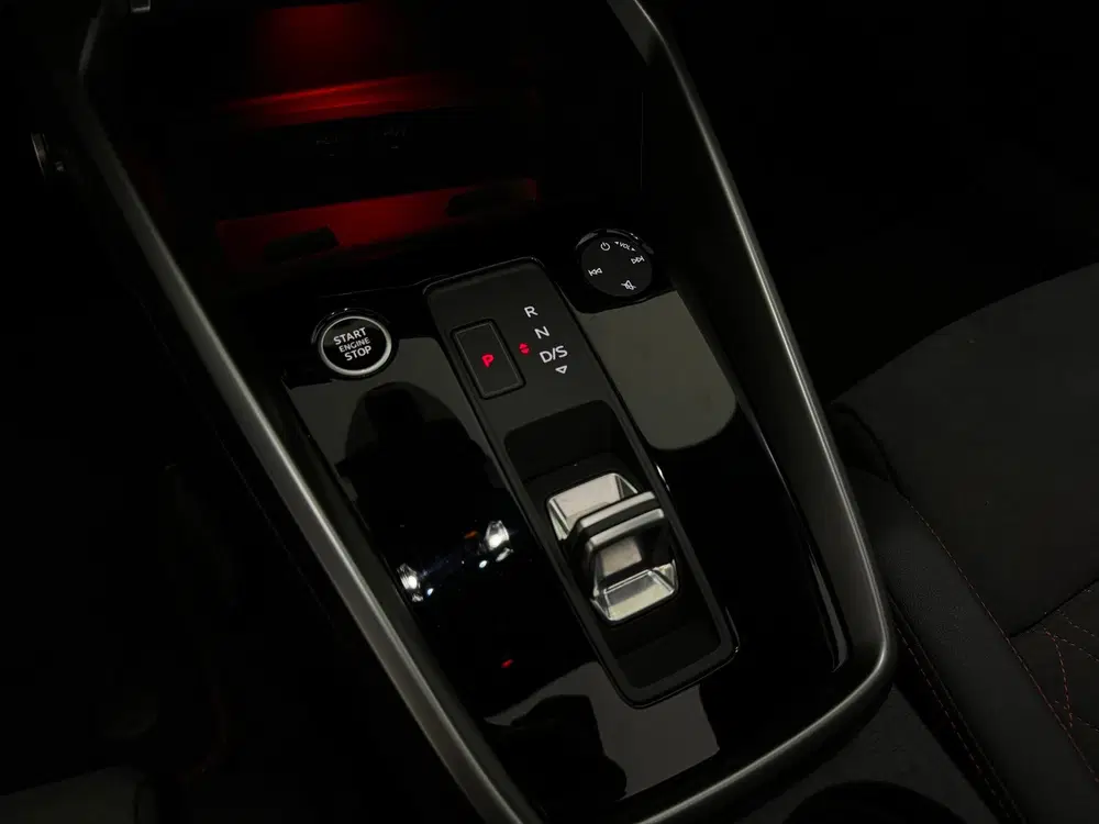Audi A3 45 TFSI e S Line Competition Pano uit 2022, foto 13