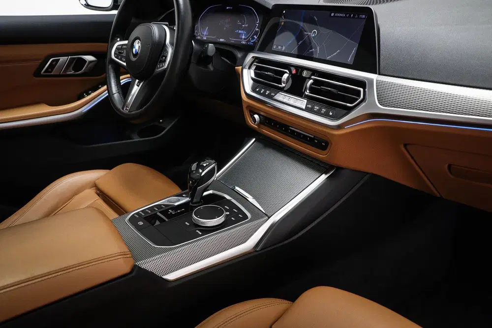 BMW 3-serie 330e xDrive eDrive M-Sport Edition uit 2020, foto 3