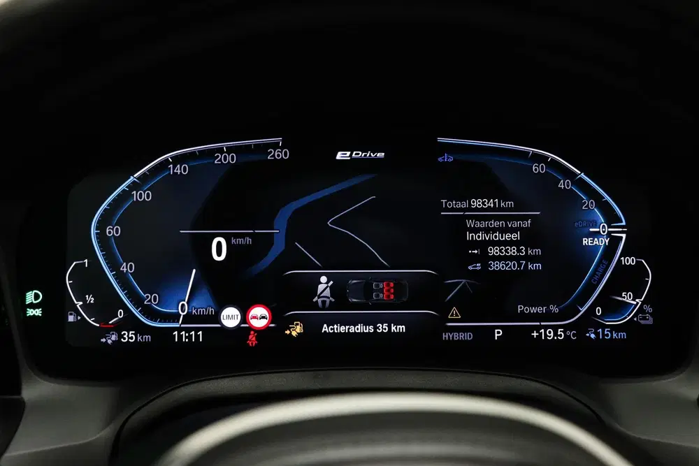 BMW 3-serie 330e xDrive eDrive M-Sport Edition uit 2020, foto 5