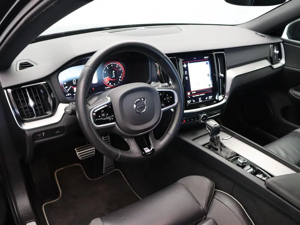 Volvo S60 2.0 T4 R-Design uit 2020, foto 14