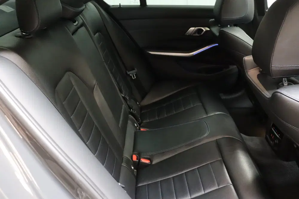 BMW 3-serie 330i Executive M Sport Pakket Automaat uit 2020, foto 15