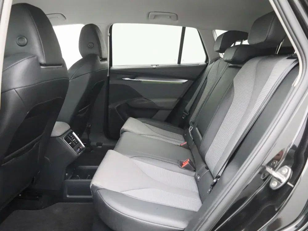 Skoda Enyaq 80 Business Edition uit 2023, foto 11