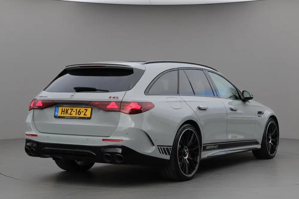 Mercedes-Benz E-Klasse Mercedes E-klasse AMG 53 uit 2025, foto 3