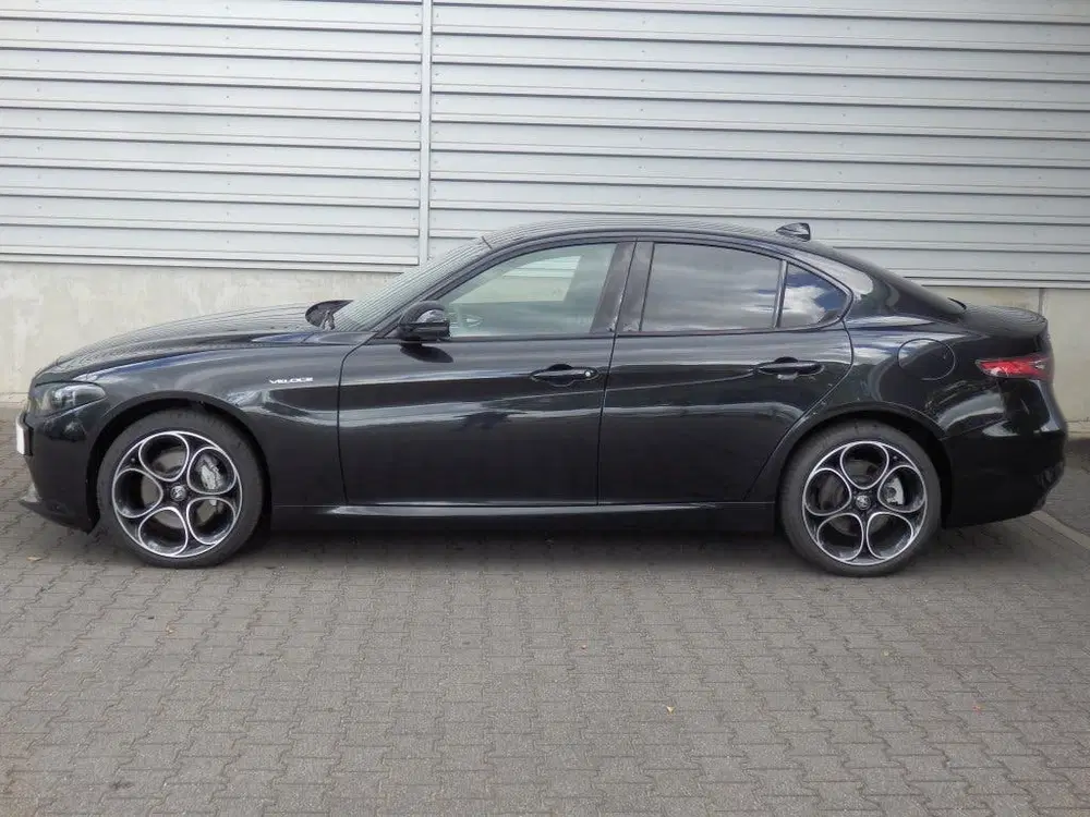 Alfa Romeo Giulia Veloce Q4 uit 2023, foto 2
