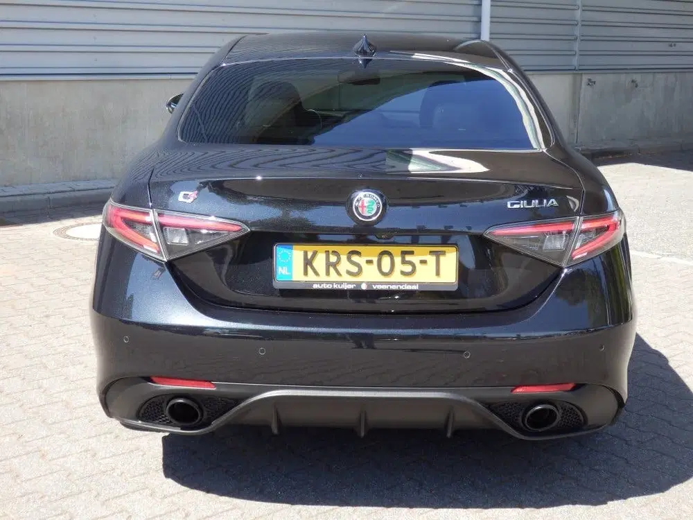 Alfa Romeo Giulia Veloce Q4 uit 2023, foto 4