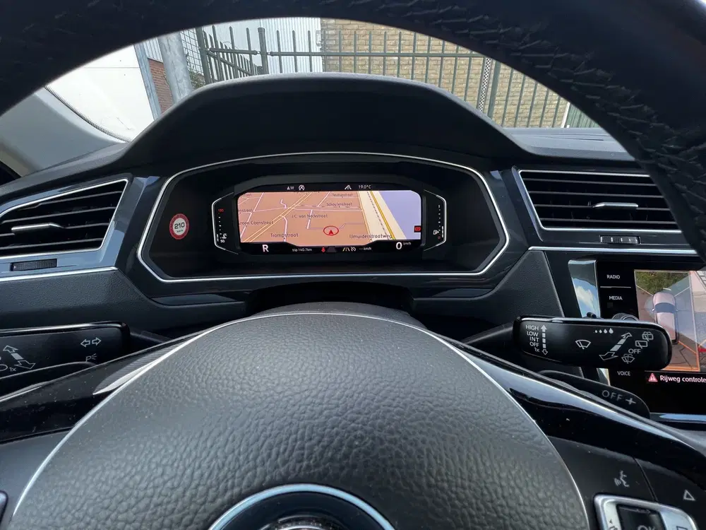 Volkswagen Tiguan 2.0 TDI 4Motion Highline Business R Black uit 2020, foto 5