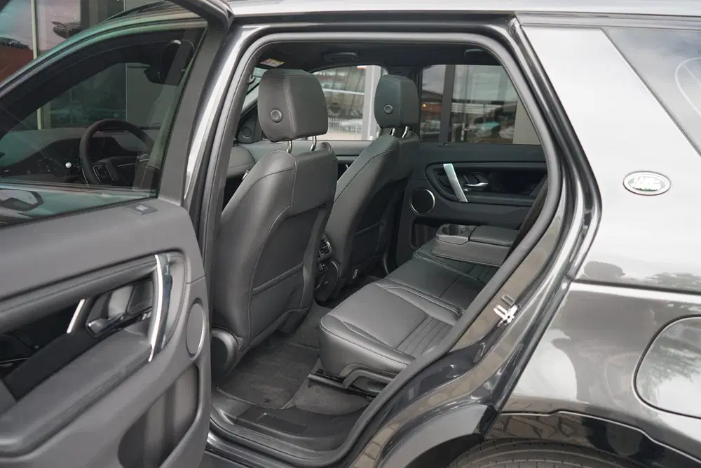 Land Rover Discovery Sport P270e PHEV Dynamic S uit 2026, foto 5