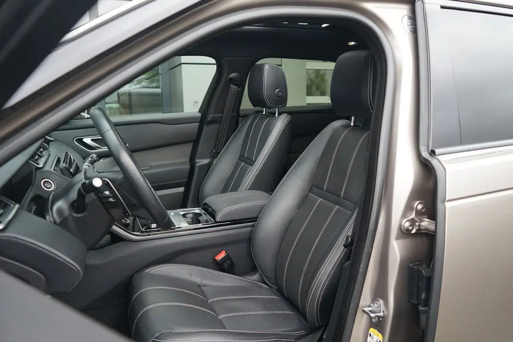 Land Rover Range Rover Velar 2.0 P400e S uit 2023, foto 12