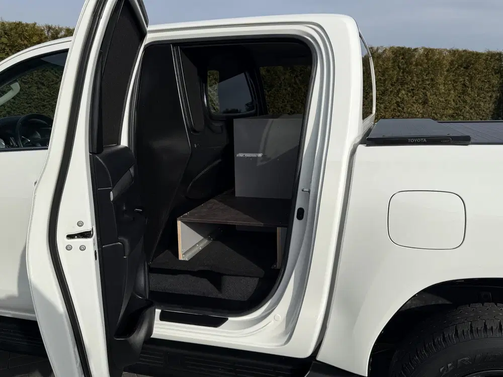 Toyota Hilux 2.4 D-4D AUTOMAAT uit 2021, foto 10