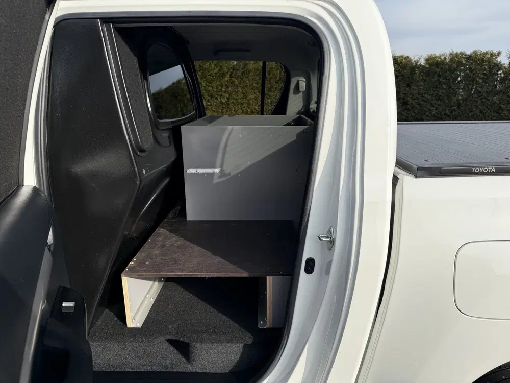 Toyota Hilux 2.4 D-4D AUTOMAAT uit 2021, foto 11