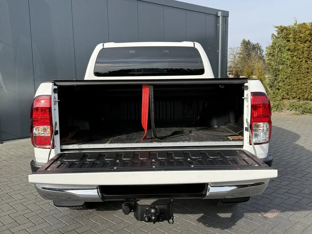 Toyota Hilux 2.4 D-4D AUTOMAAT uit 2021, foto 6