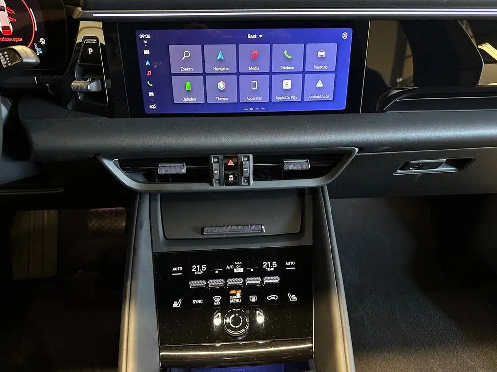 Porsche Macan Pano uit 2025, foto 12