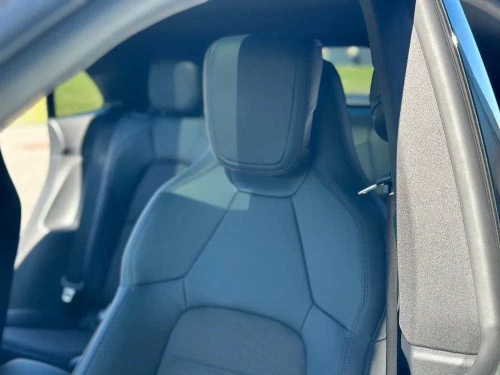 Porsche Macan Pano uit 2025, foto 13