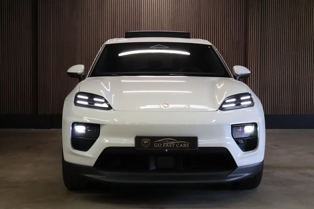 Porsche Macan Pano uit 2025, foto 2