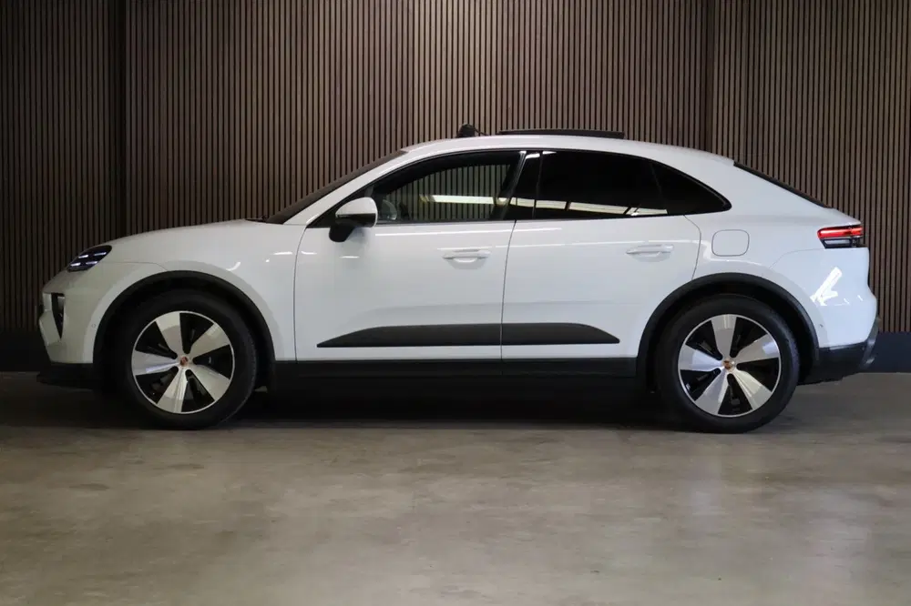 Porsche Macan Pano uit 2025, foto 4