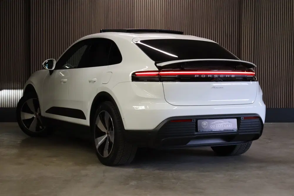 Porsche Macan Pano uit 2025, foto 5