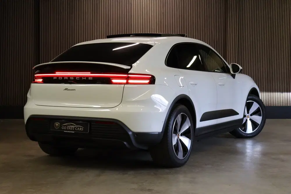 Porsche Macan Pano uit 2025, foto 7