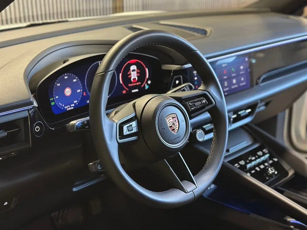 Porsche Macan Pano uit 2025, foto 9