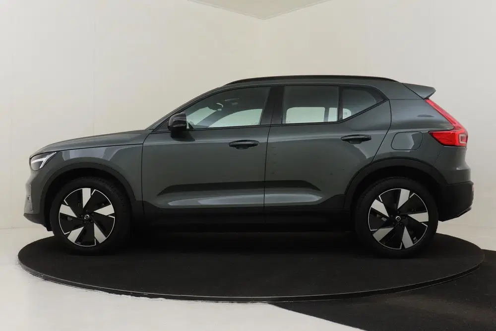 Volvo EX40 SINGLE MOTOR PLUS EUROPA 70 kWh -HARMAN uit 2026, foto 7