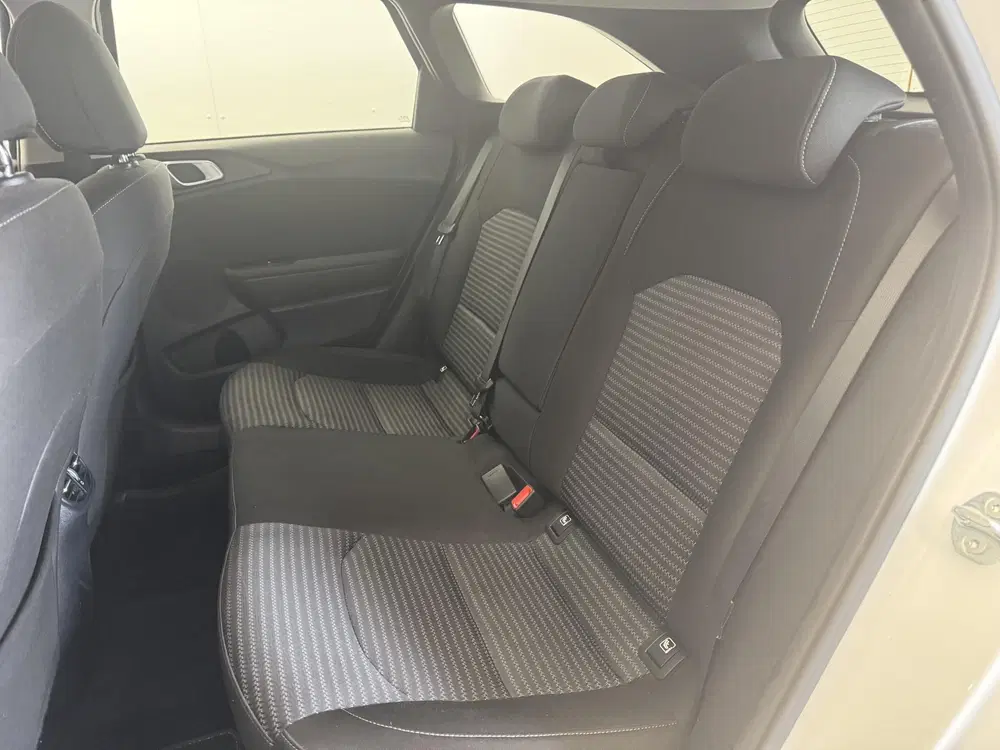 Kia Ceed 1.0 T-GDi DynamicLine uit 2024, foto 13