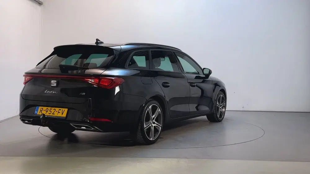 SEAT Leon 1.5 TSI 150pk FR Business Intense LED uit 2022, foto 3