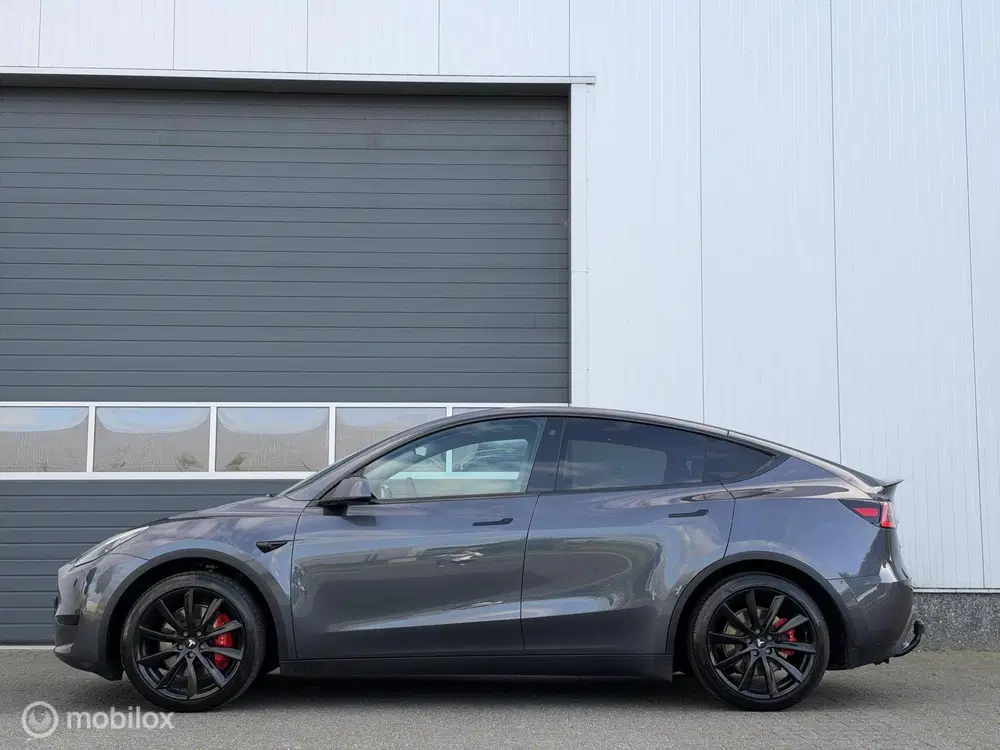 Tesla Model Y SR 2023 Trekhaak uit 2023, foto 2