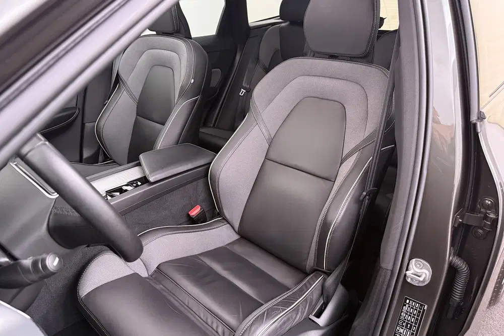 Volvo XC60 2.0 T6 PHEV AWD R-Design Pano-dak Elek.Tre uit 2022, foto 10